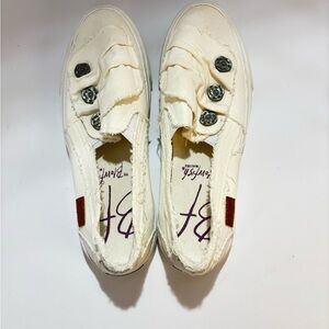 Blowfish Malibu White Slip-On Sneakers Size: 8.5